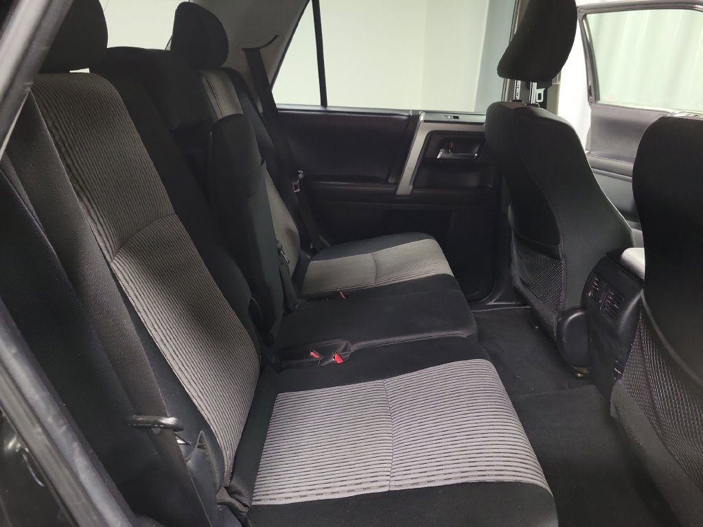Used 2016 Toyota 4Runner SR5 AWD/4WD image 33