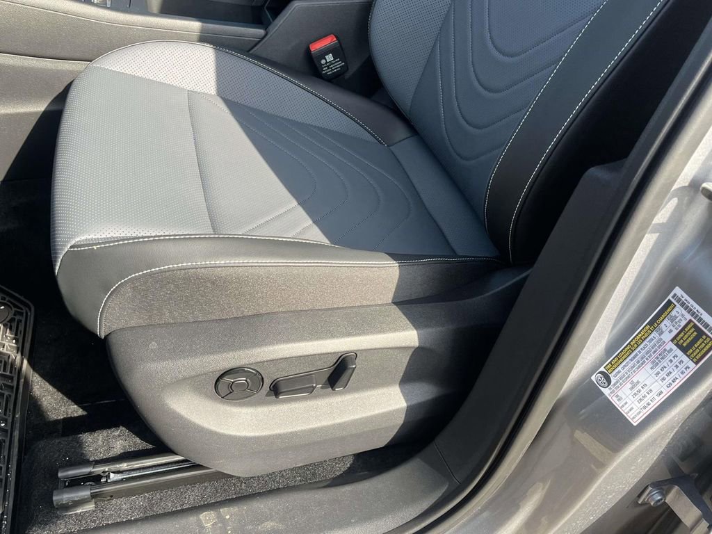 New 2026 Volkswagen Tiguan SE AWD/4WD image 13