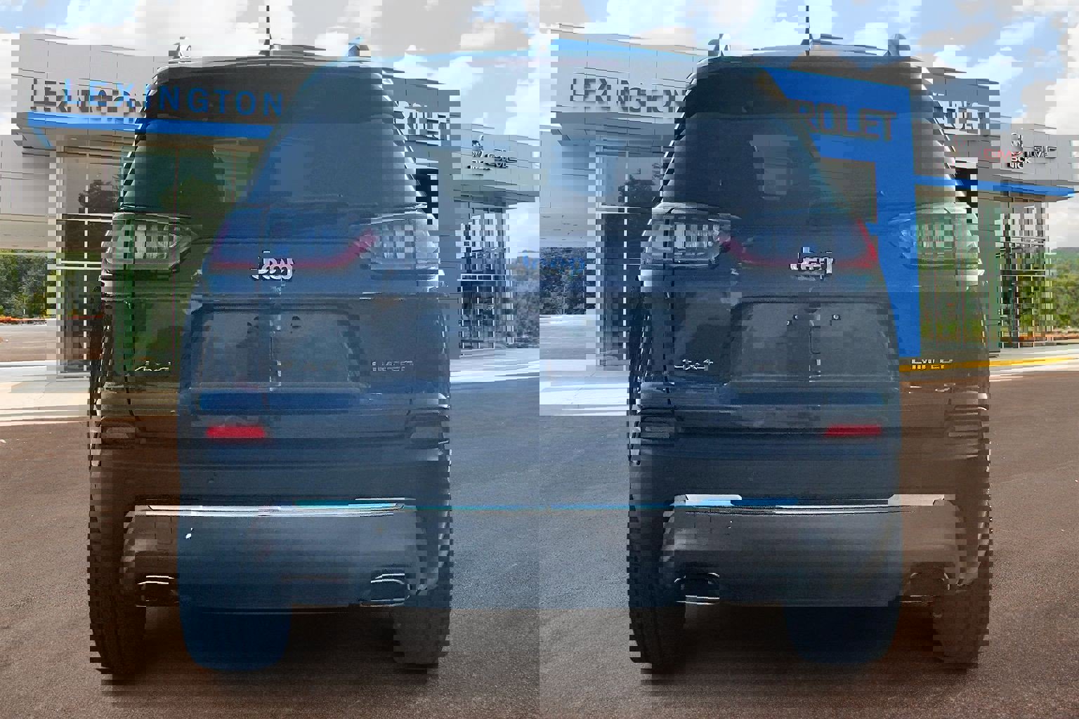 Used 2021 Jeep Cherokee Limited image 4