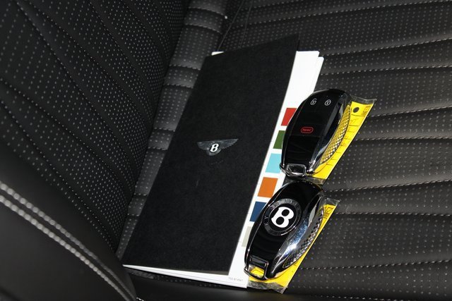 Used 2022 Bentley Flying Spur V8 image 42