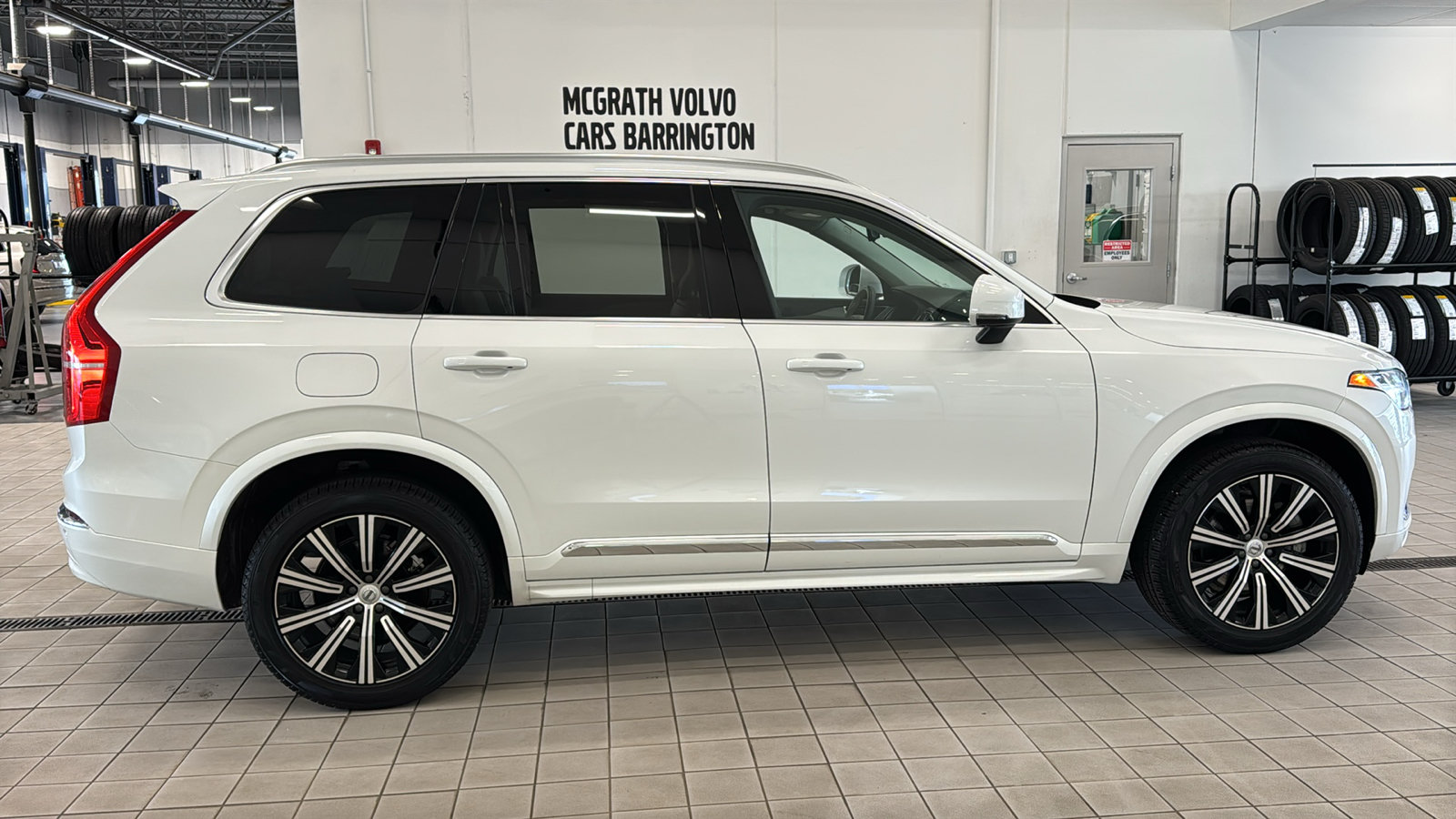 Used 2024 Volvo XC90 B5 Core w/ Protection Package Premier AWD/4WD image 4