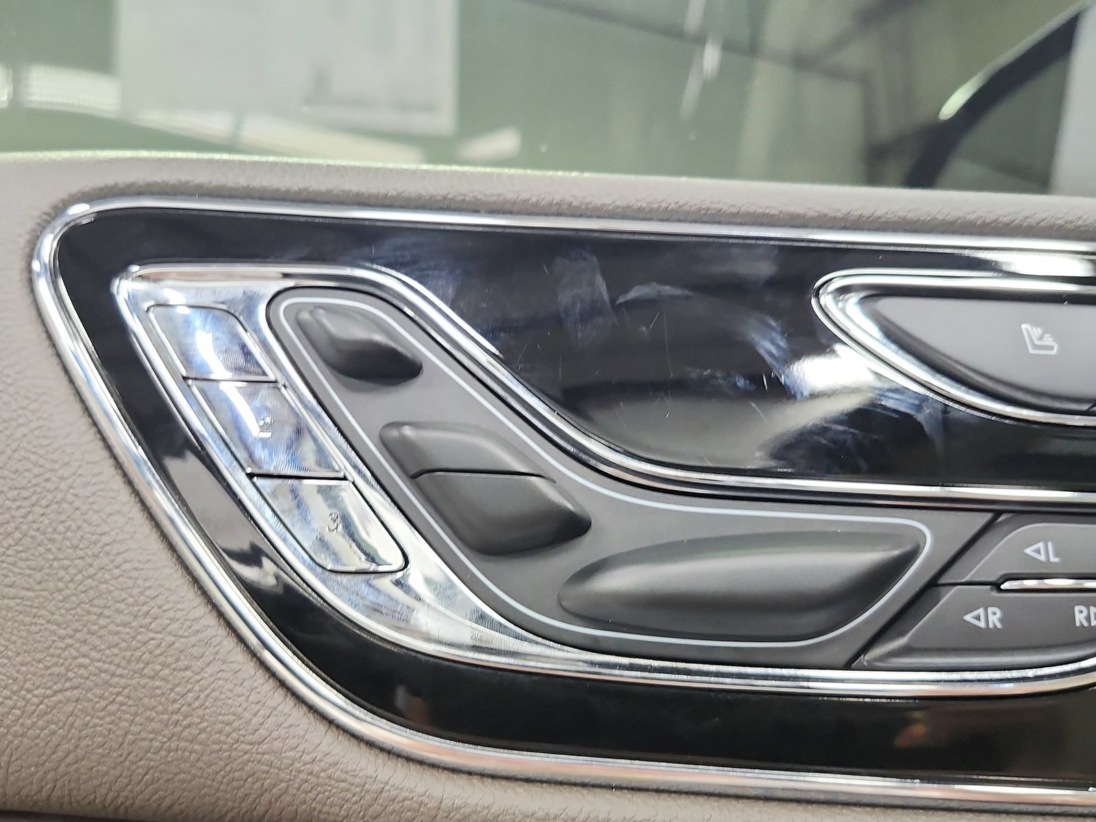 Used 2023 Lincoln Navigator L Reserve AWD/4WD image 21