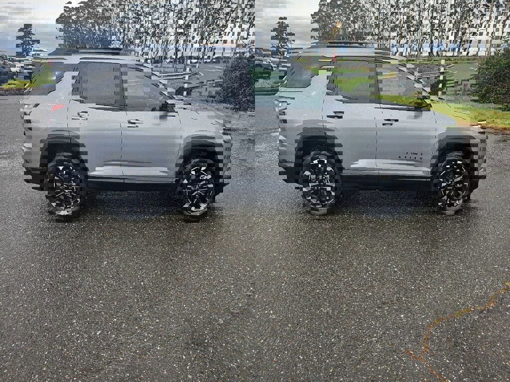 Used 2025 Chevrolet Equinox RS image 6