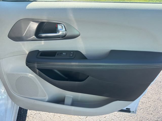 Certified 2024 Chrysler Pacifica Touring-L FWD image 13