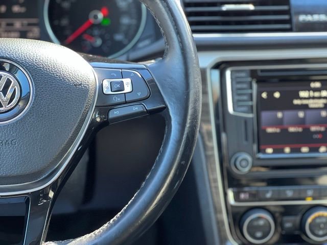 Used 2018 Volkswagen Passat 2.0T SE image 33