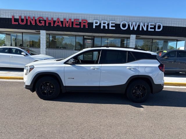 Used 2023 GMC Terrain AT4 AWD/4WD image 10