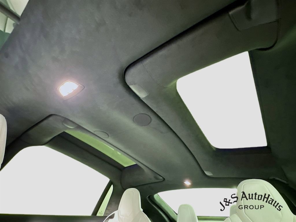 Used 2026 Tesla Model X Plaid image 16