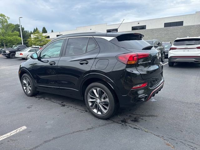 Used 2021 Buick Encore GX Select w/ Sport Touring Package FWD image 3