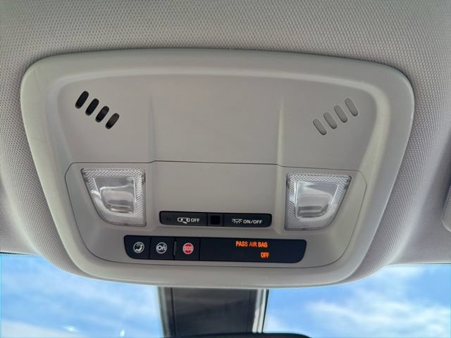 Used 2017 Chevrolet Malibu LT FWD image 32
