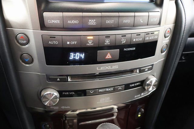 Used 2015 Lexus LX 570 4WD image 23