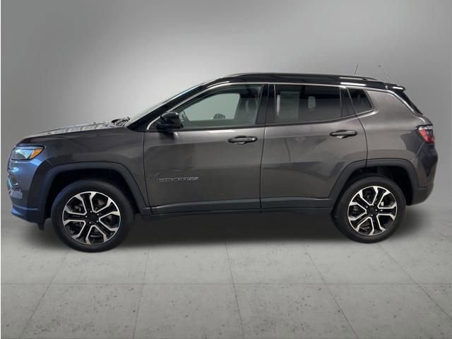 Used 2023 Jeep Compass Limited w/ Sun and Sound Group AWD/4WD image 2