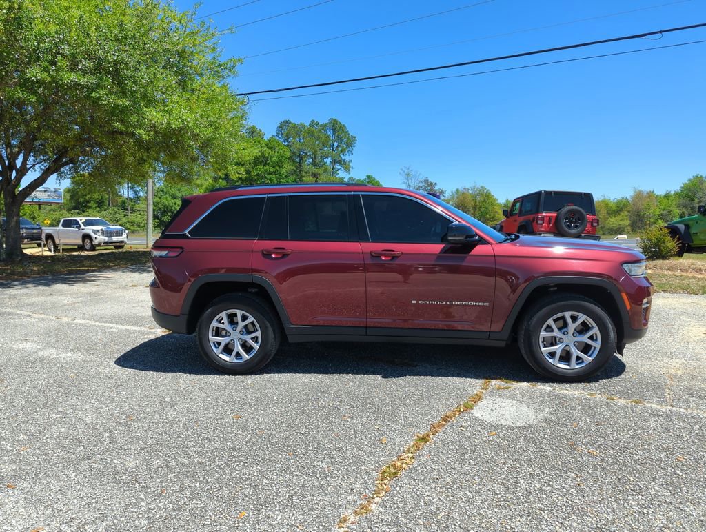 Used 2022 Jeep Grand Cherokee Limited image 4
