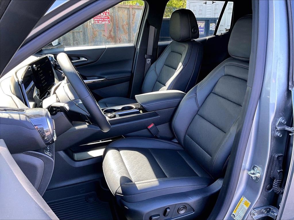 New 2026 Chevrolet Equinox LT w/ Convenience Package II AWD/4WD image 11