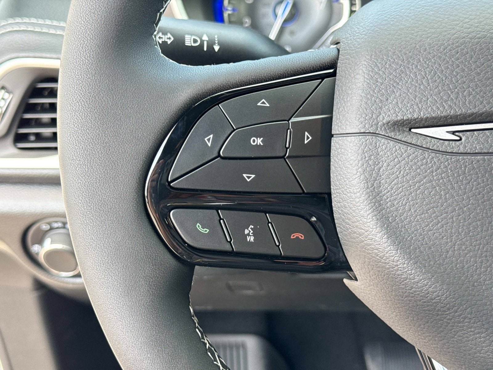 New 2027 Chrysler Pacifica Limited AWD/4WD image 30