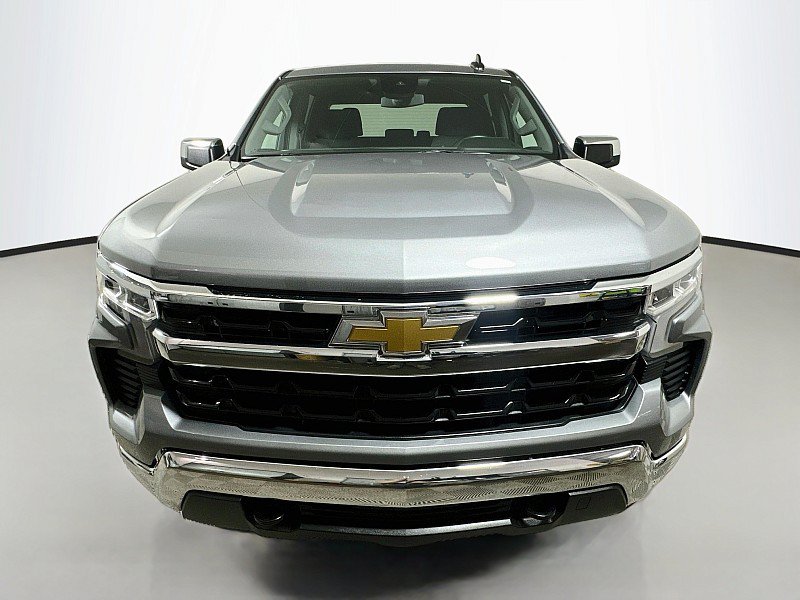 Used 2024 Chevrolet Silverado 1500 LT AWD/4WD image 2