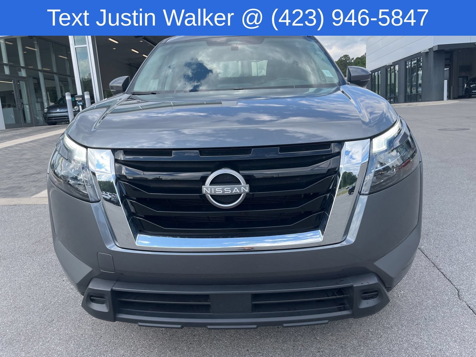 Used 2025 Nissan Pathfinder SV FWD video 2