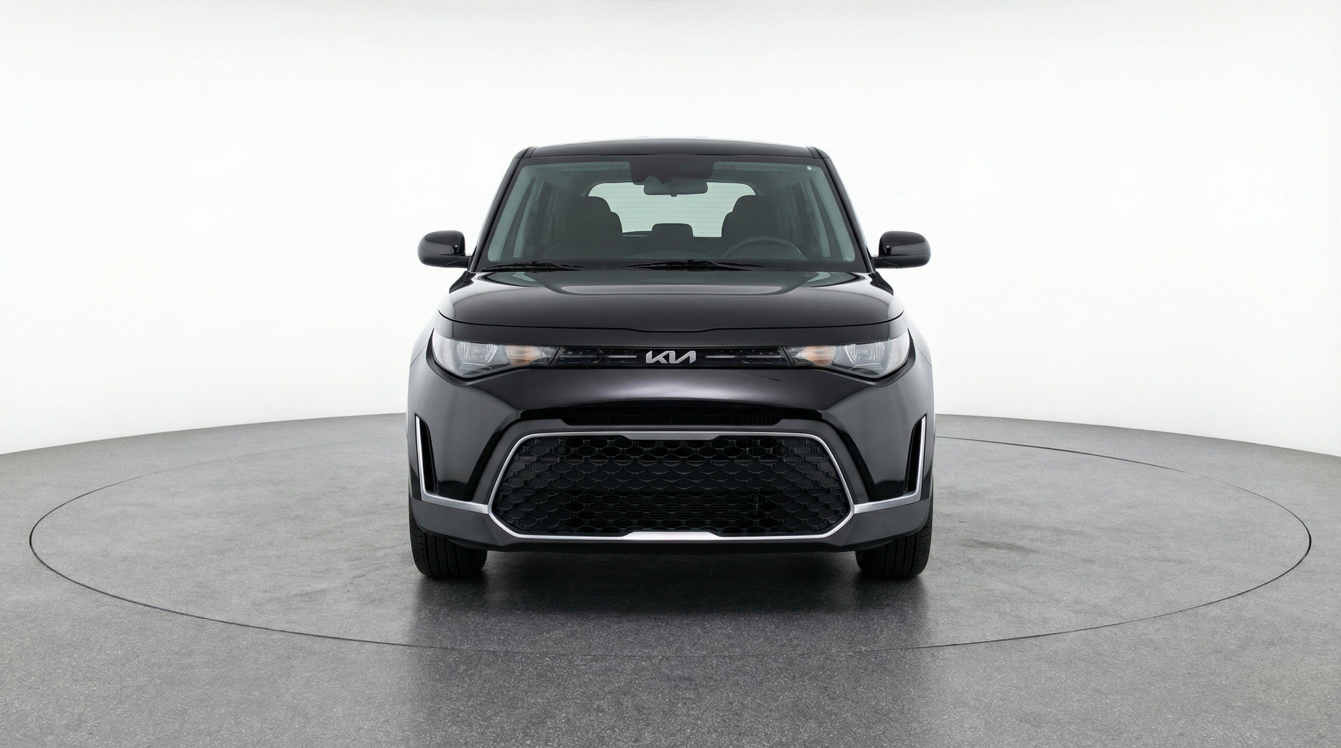 Used 2025 Kia Soul LX w/ LX Technology Package image 2