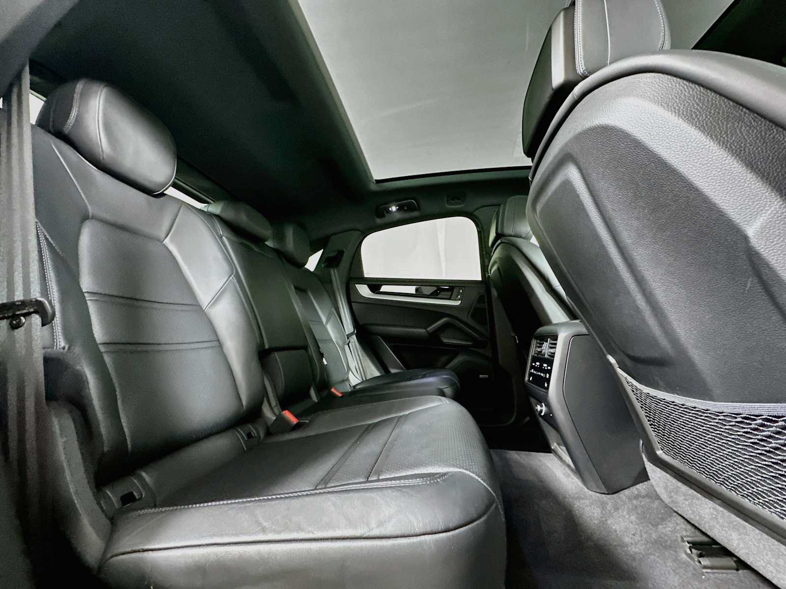 Certified 2024 Porsche Cayenne S AWD/4WD image 28
