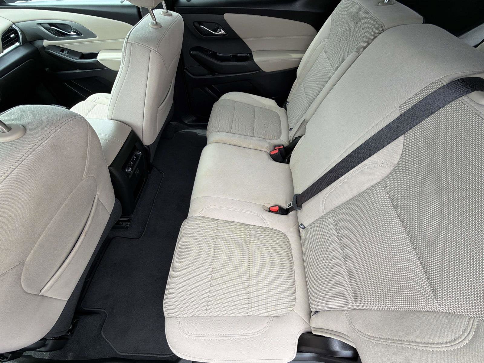 Certified 2023 Chevrolet Traverse LS FWD image 19