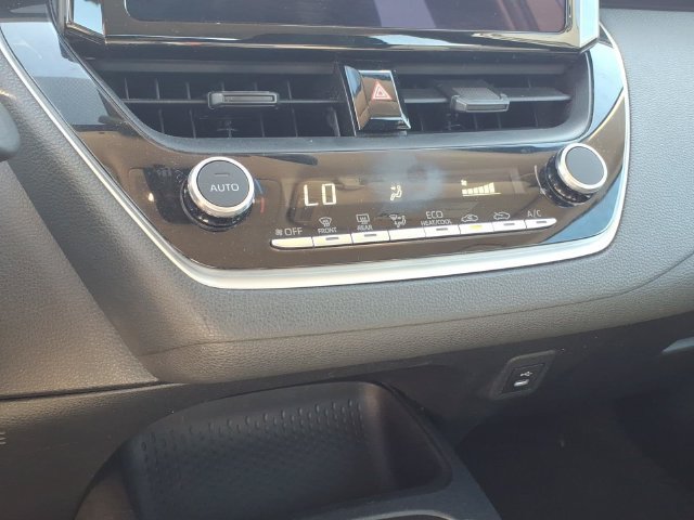 Used 2024 Toyota Corolla LE FWD image 17
