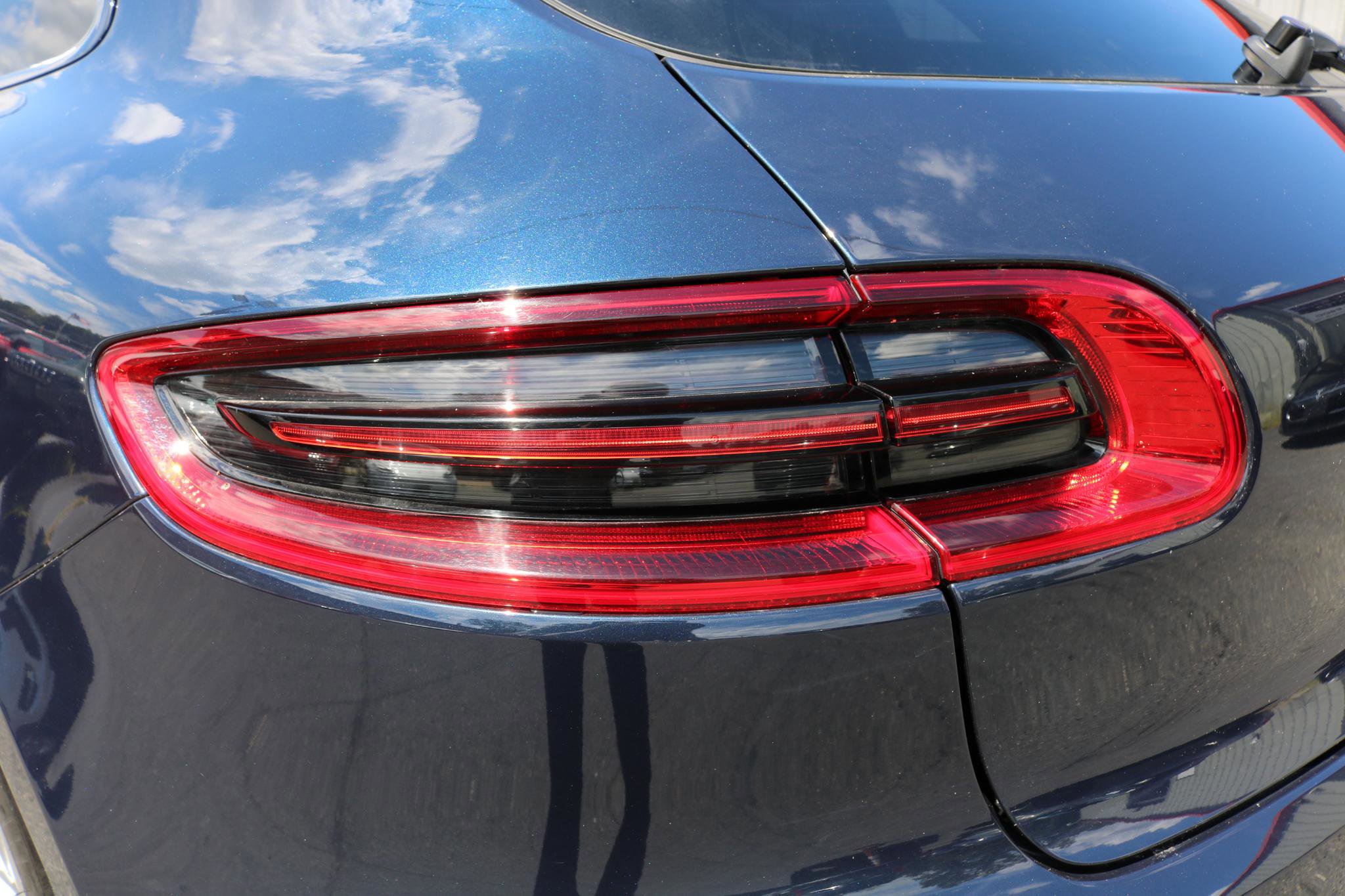 Used 2017 Porsche Macan S image 11