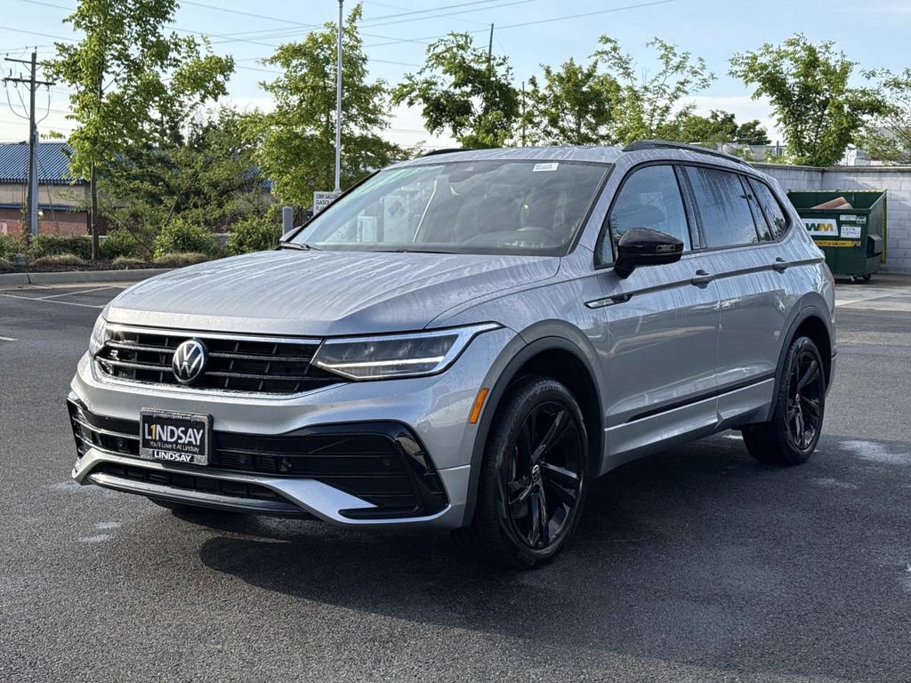 Used 2024 Volkswagen Tiguan SE R-Line AWD/4WD image 6