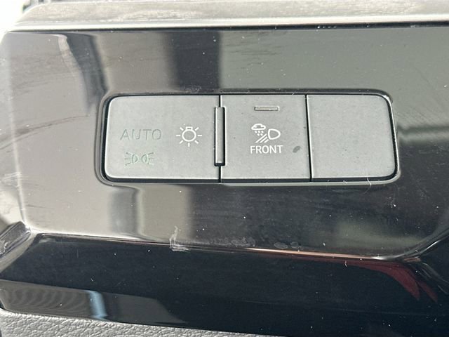 Used 2021 Audi e-tron Premium w/ Convenience Plus Package AWD/4WD image 24