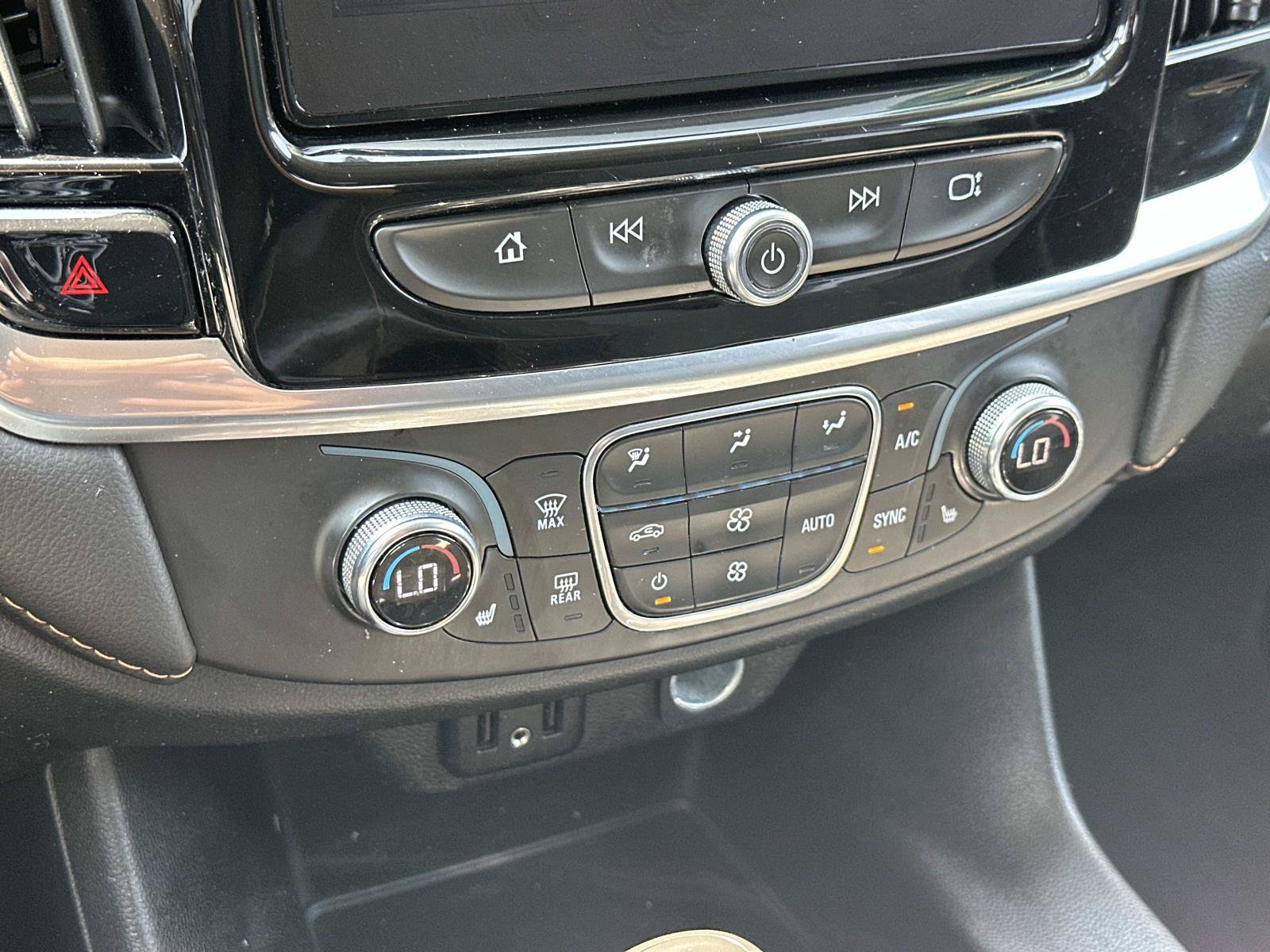 Certified 2020 Chevrolet Traverse LT FWD image 29