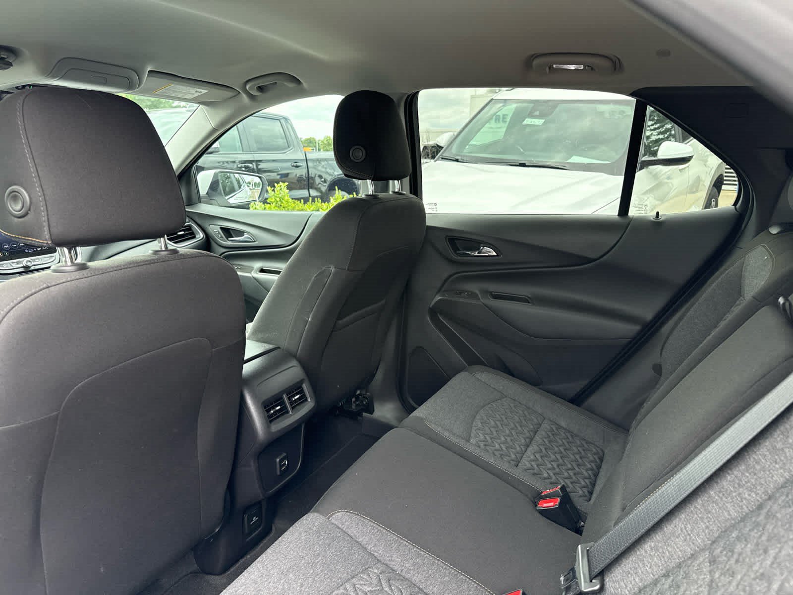 Used 2024 Chevrolet Equinox LT AWD/4WD image 8