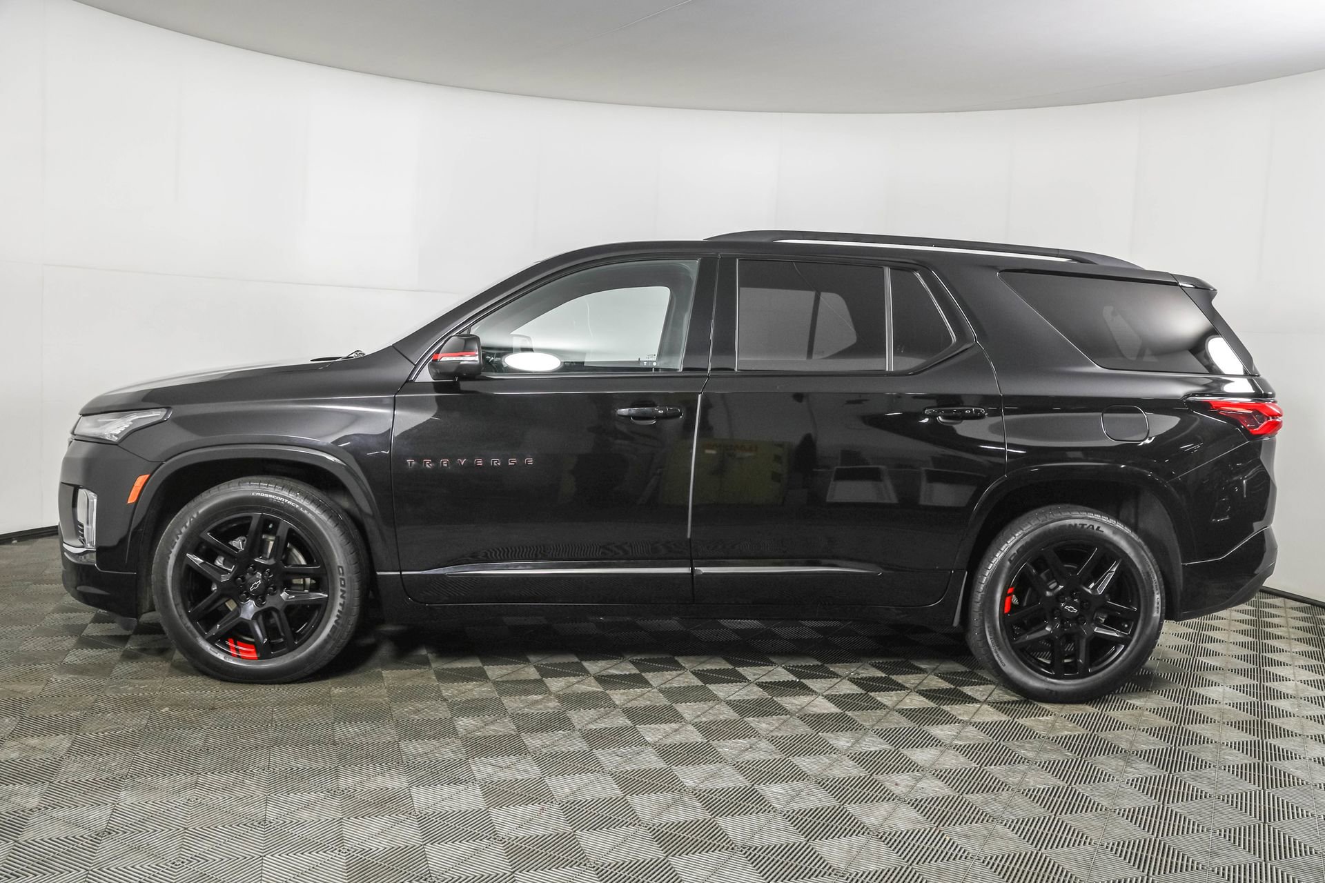 Used 2023 Chevrolet Traverse Premier w/ Redline Edition AWD/4WD image 20