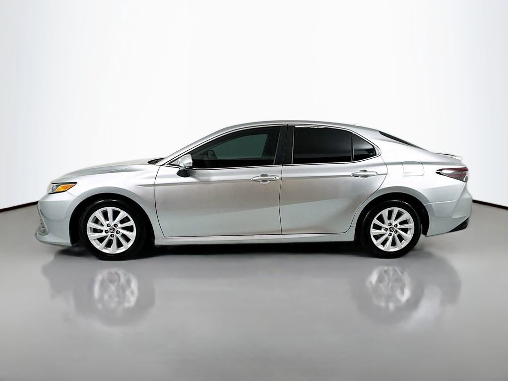 Used 2022 Toyota Camry LE FWD image 8