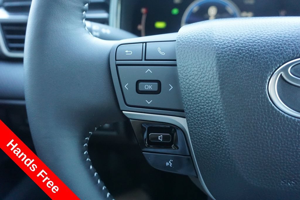 New 2026 Toyota Camry SE w/ Multimedia Upgrade Package AWD/4WD image 4