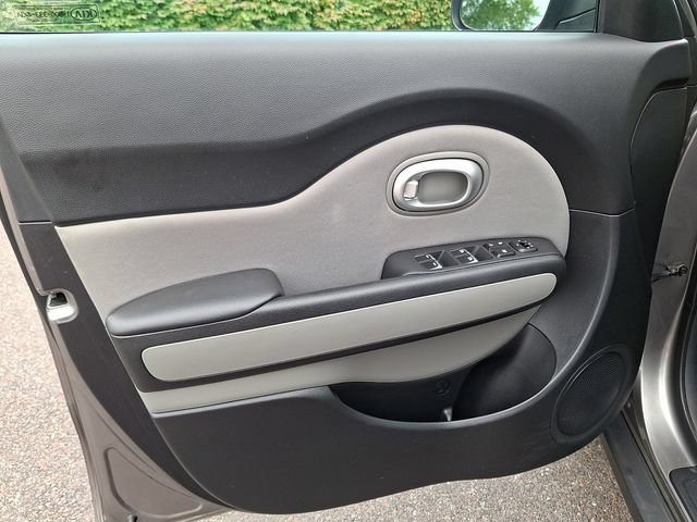 Used 2017 Kia Soul + FWD image 12
