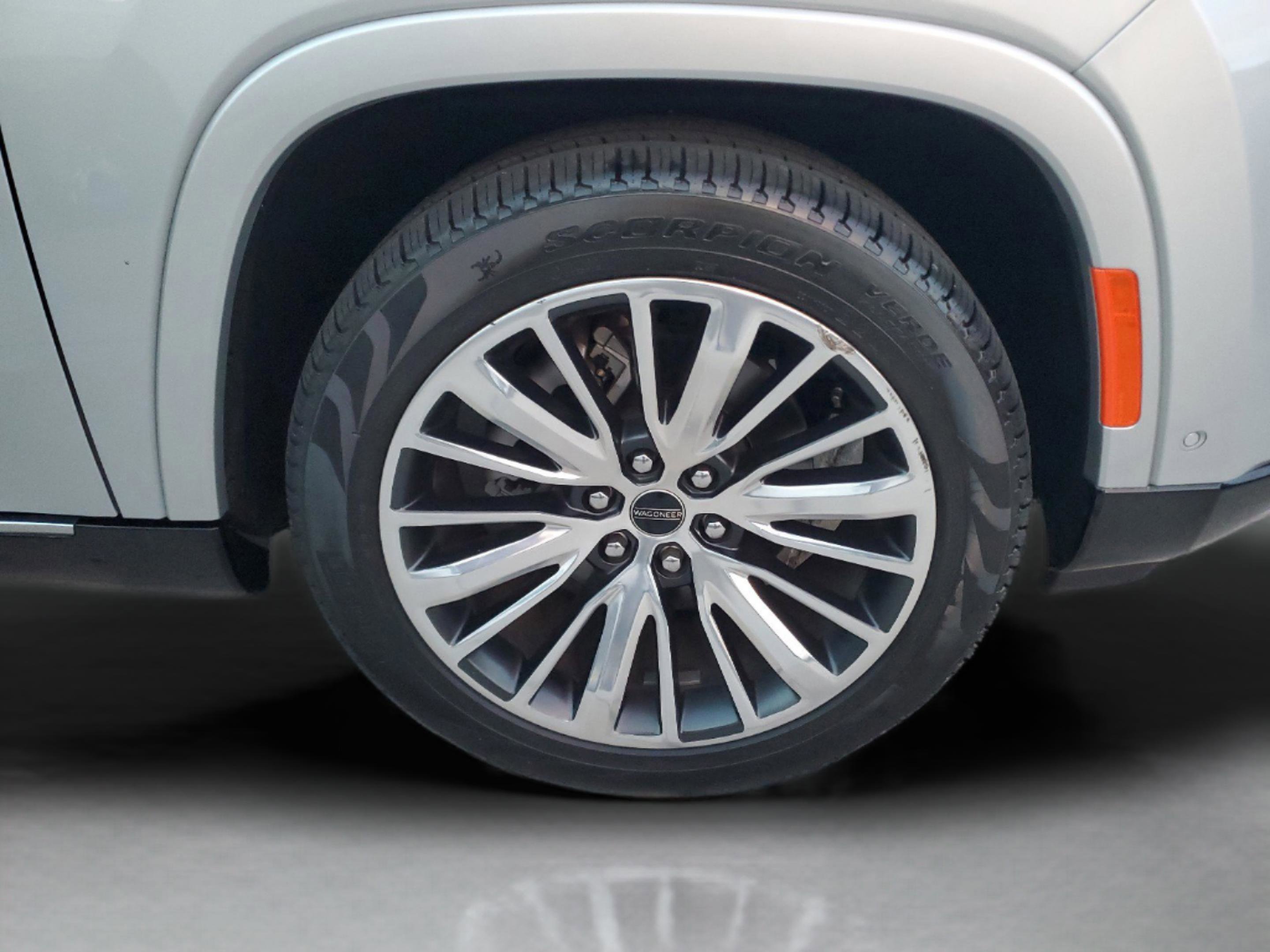 Certified 2025 Jeep Grand Wagoneer 4WD image 5