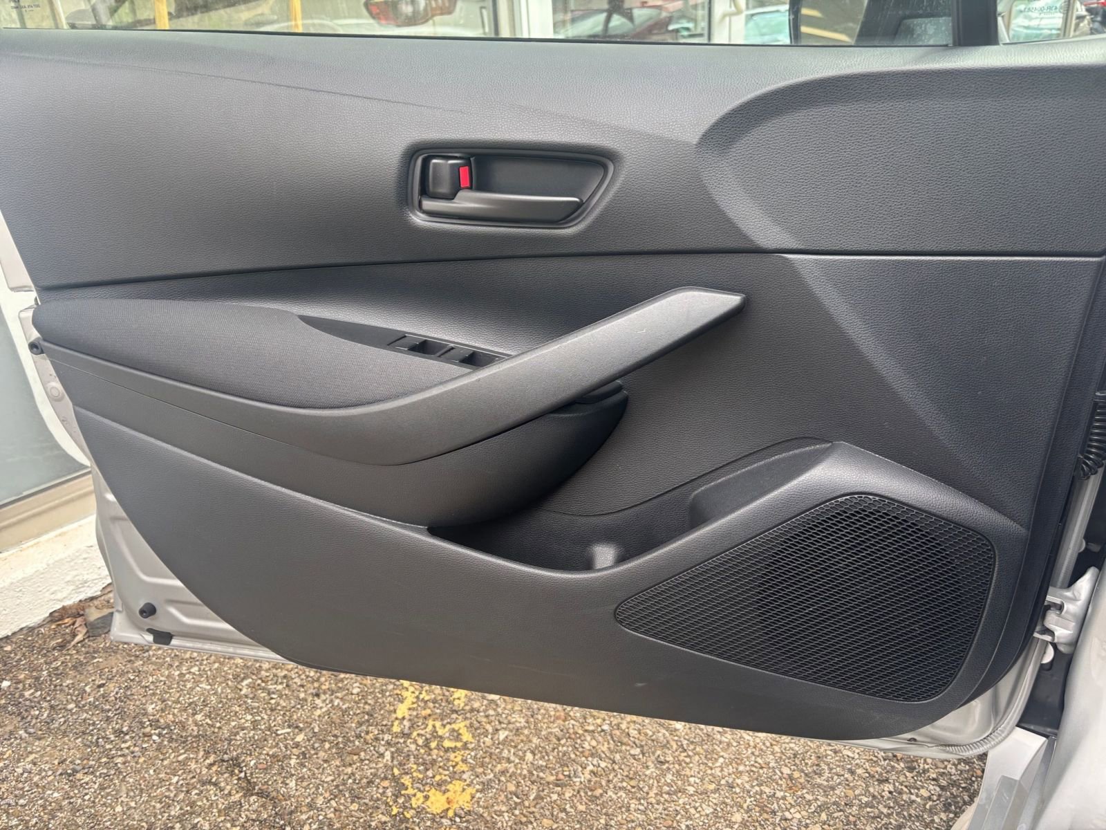 Used 2025 Toyota Corolla LE image 18