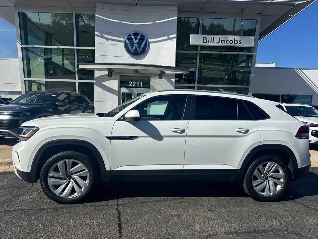 Used 2022 Volkswagen Atlas Cross Sport SE AWD/4WD image 3