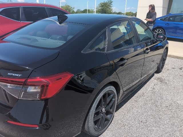 Used 2022 Honda Civic Sport image 2