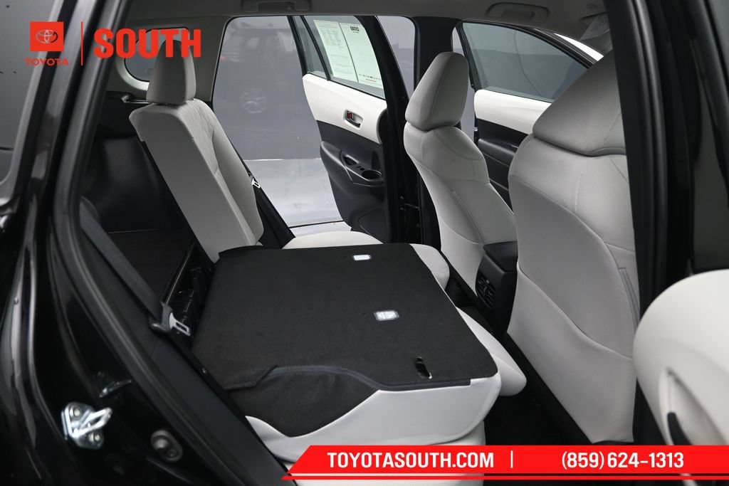 Used 2024 Toyota Corolla Cross L AWD/4WD image 27
