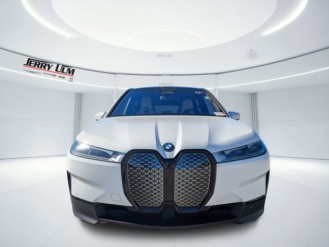 Used 2023 BMW iX xDrive50 image 8