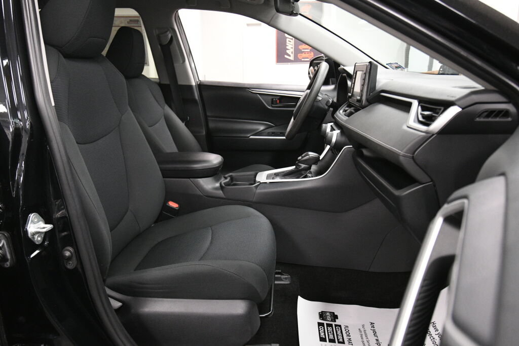 Used 2019 Toyota RAV4 LE w/ All Weather Liner Package AWD/4WD image 24