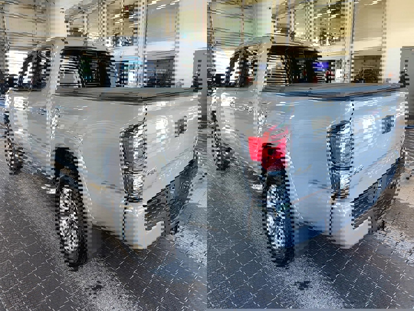 Used 2018 Toyota Tacoma Limited image 8