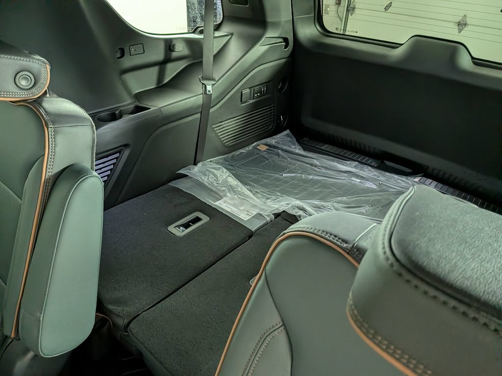New 2026 GMC Yukon AT4 w/ AT4 Premium Package AWD/4WD image 34