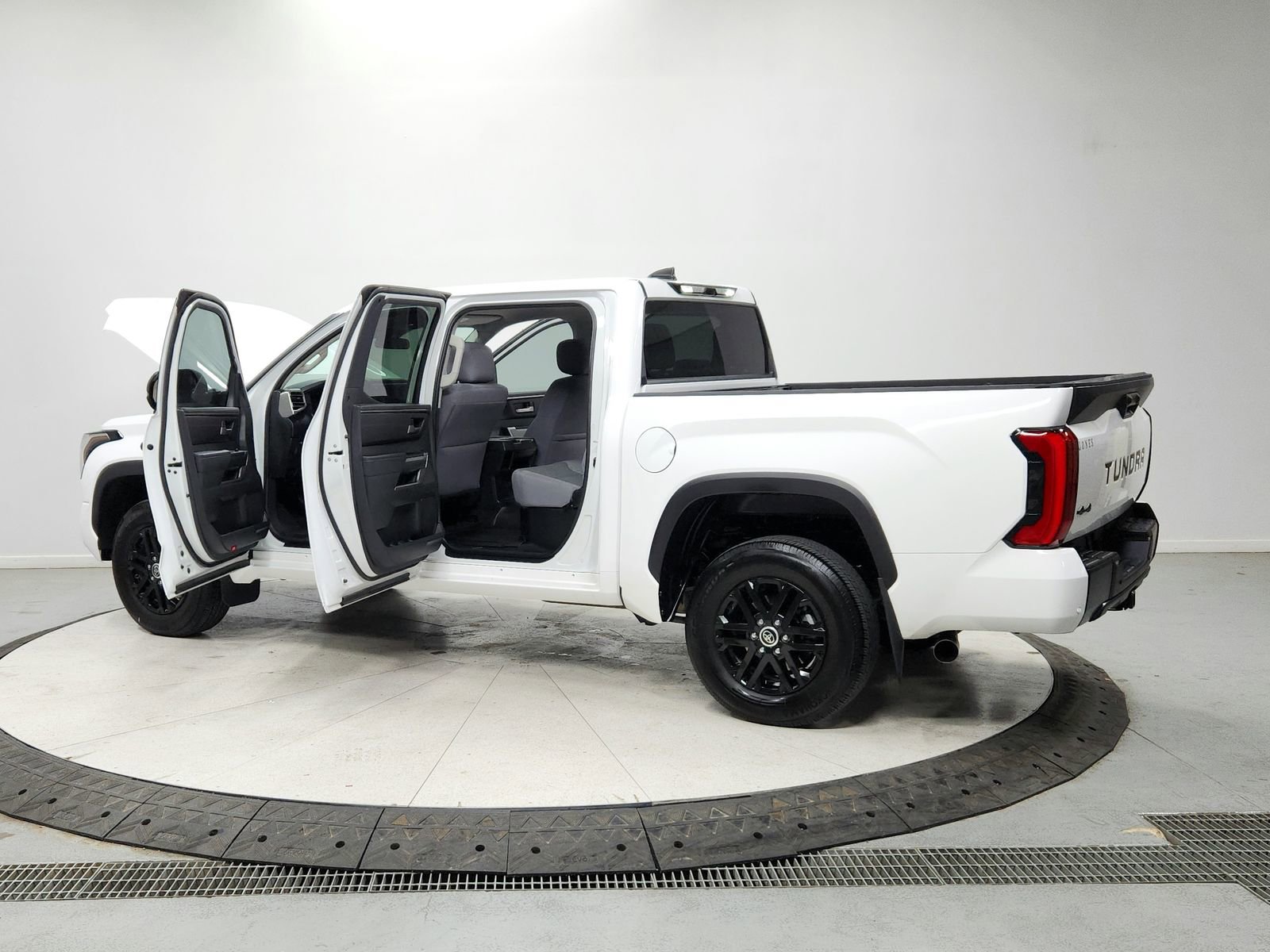 Used 2024 Toyota Tundra SR5 AWD/4WD image 13