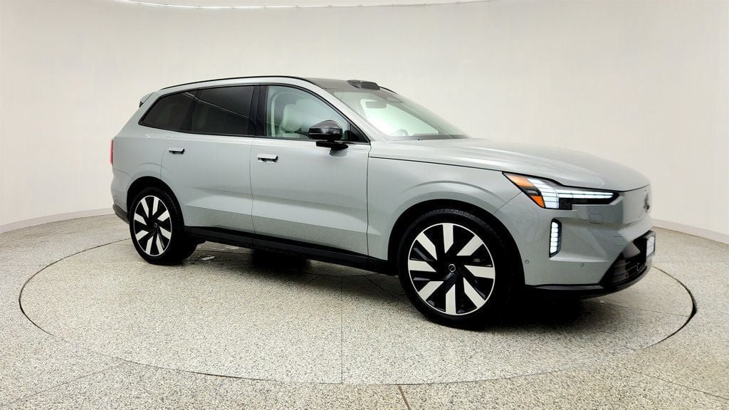Used 2025 Volvo EX90 Ultra AWD/4WD image 3
