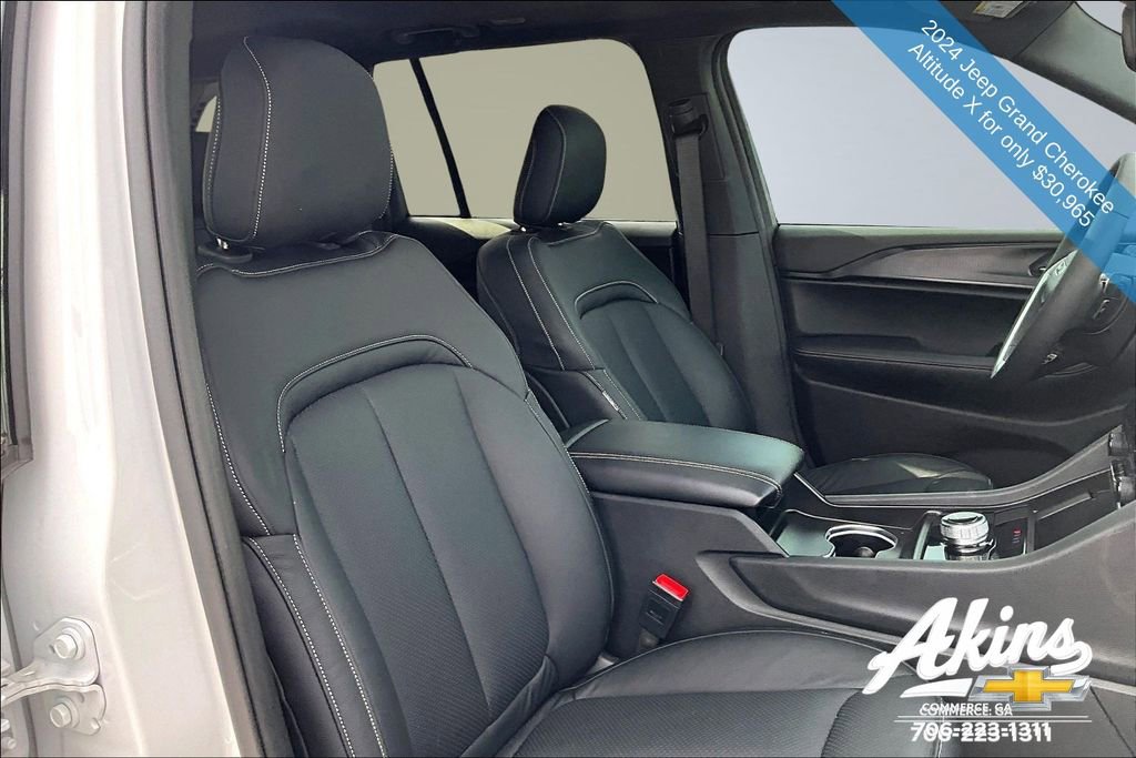 Used 2024 Jeep Grand Cherokee Altitude image 19