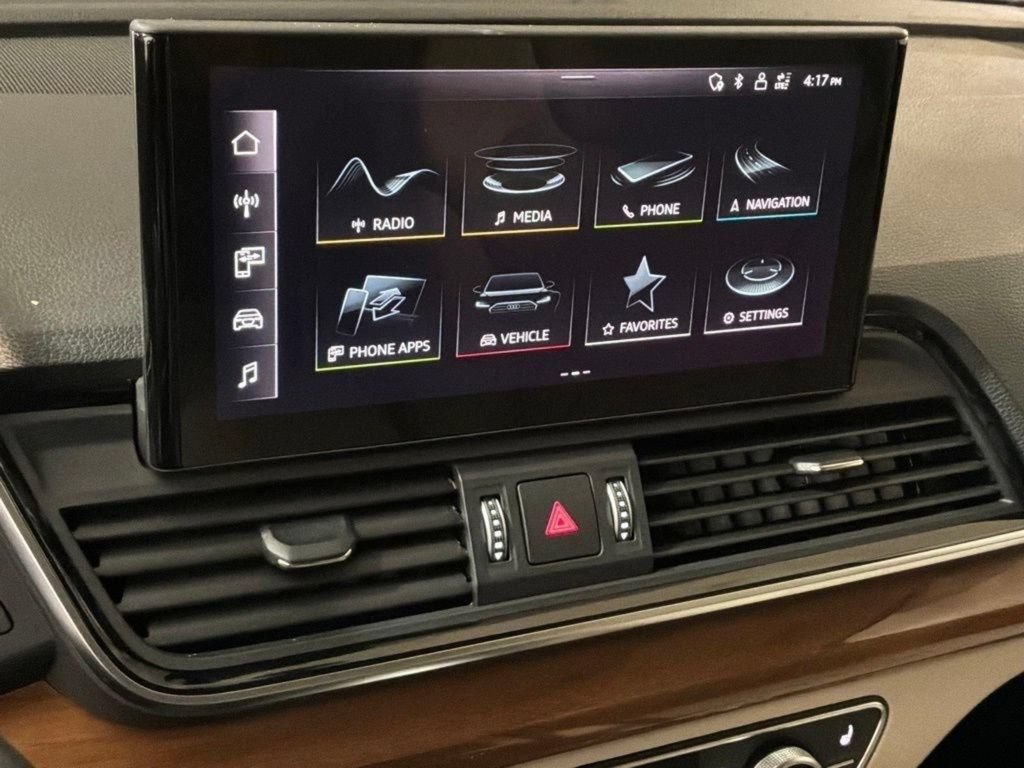 Used 2023 Audi Q5 e Premium w/ Convenience Package AWD/4WD image 2