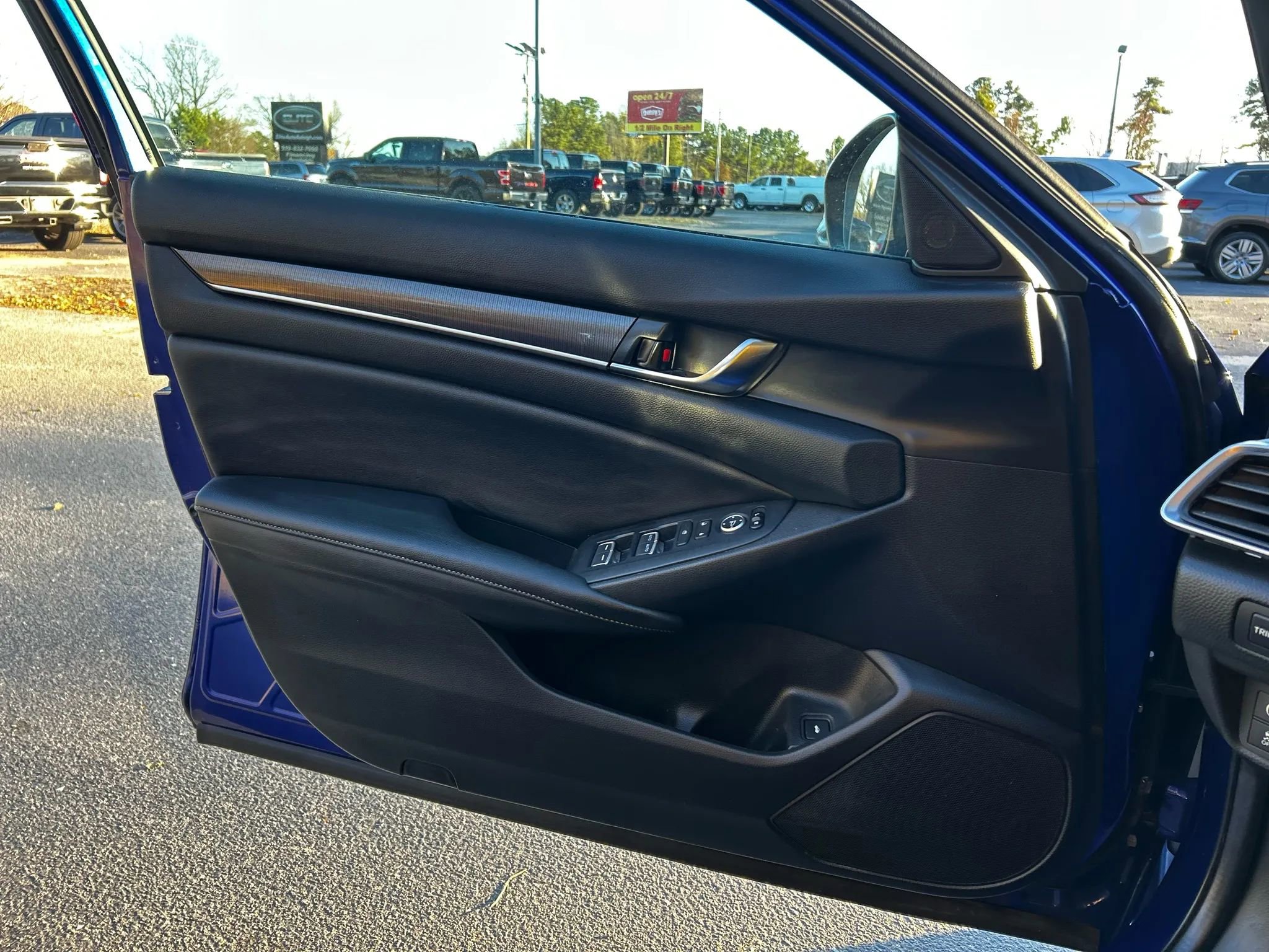 Used 2020 Honda Accord Sport image 26