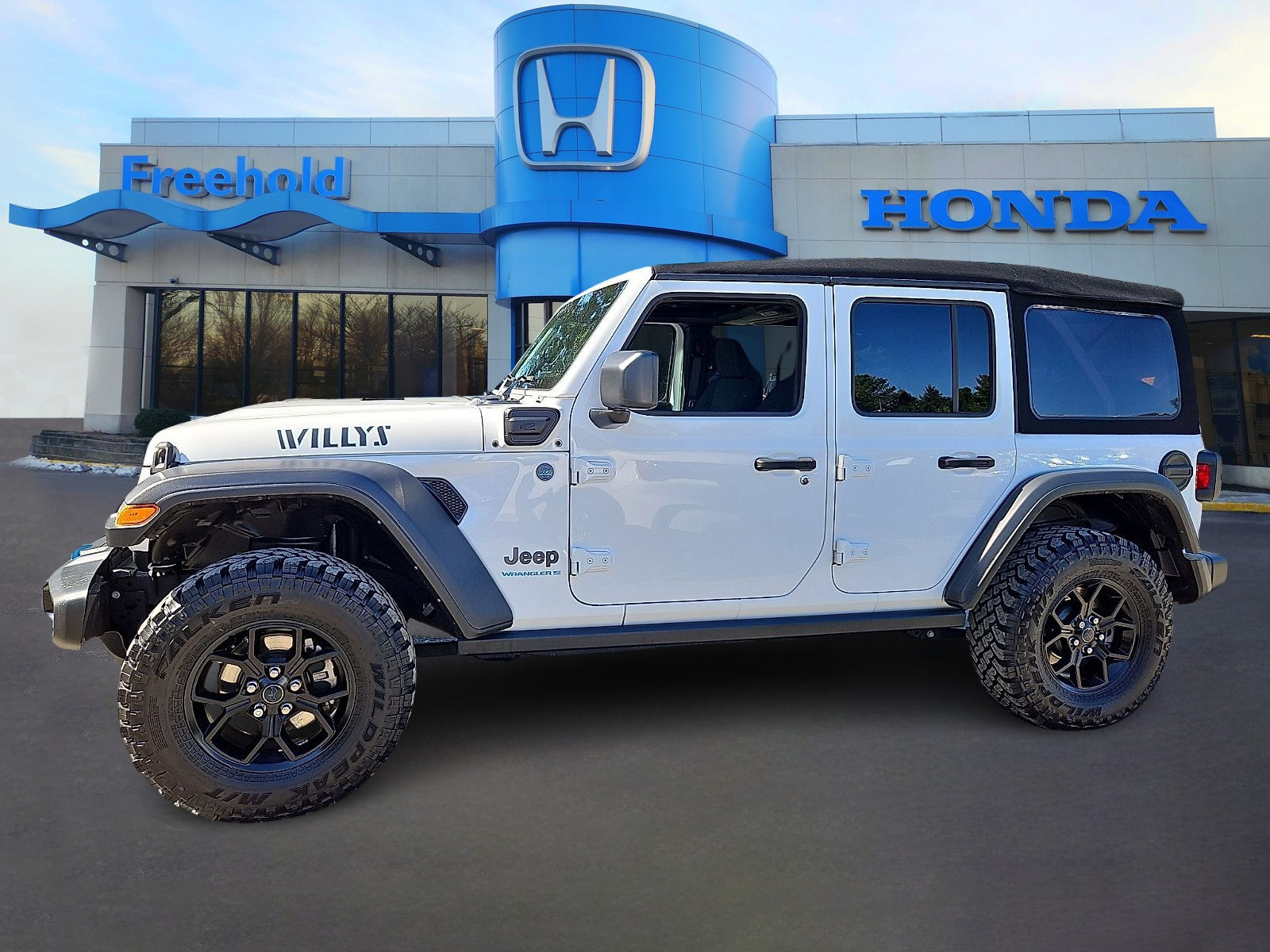 Used 2024 Jeep Wrangler Unlimited AWD/4WD image 4
