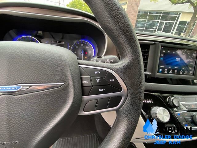 Used 2021 Chrysler Voyager L FWD image 39