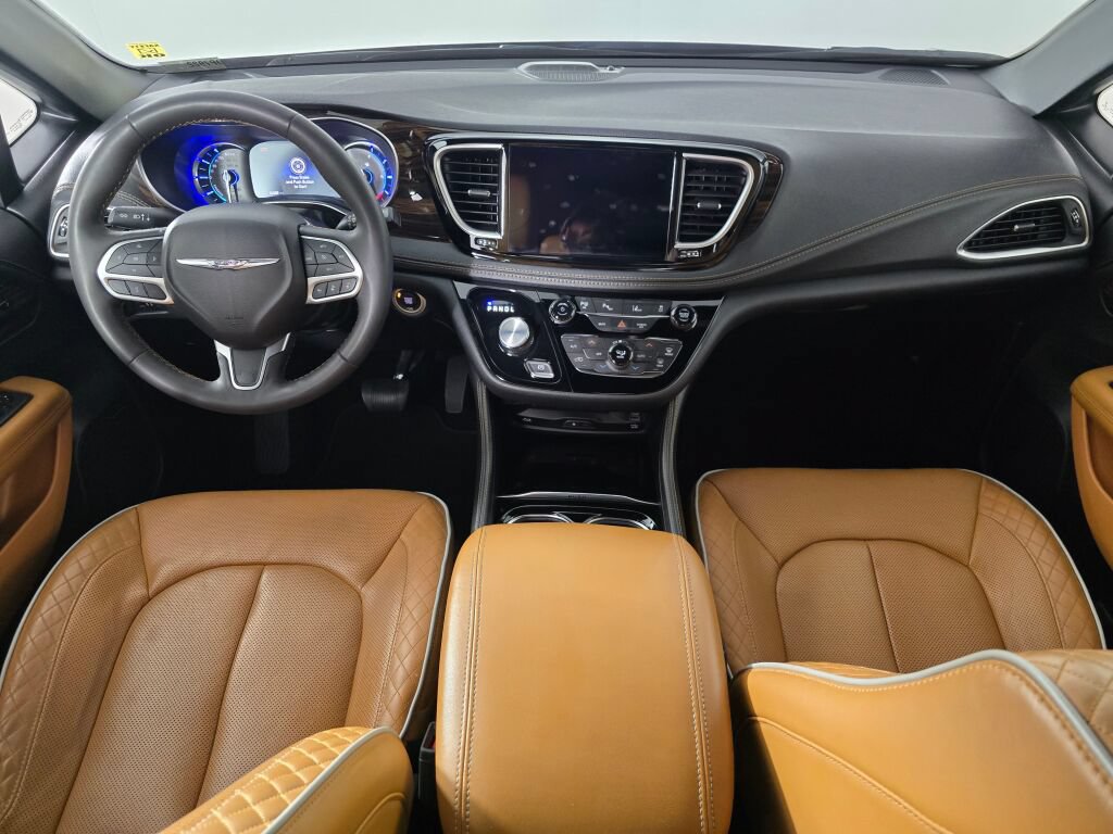 Used 2022 Chrysler Pacifica Pinnacle FWD image 14